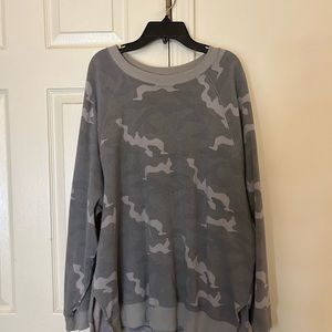 Gray army print long/oversized crew